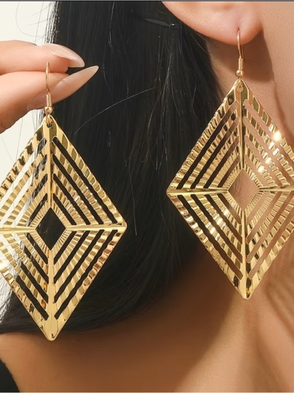 Cutout Diamond Filigree Drop Earrings - Gold